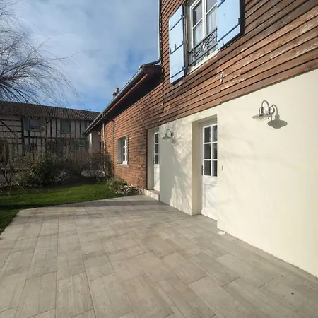 De La Grand'cour Holiday home Frampas